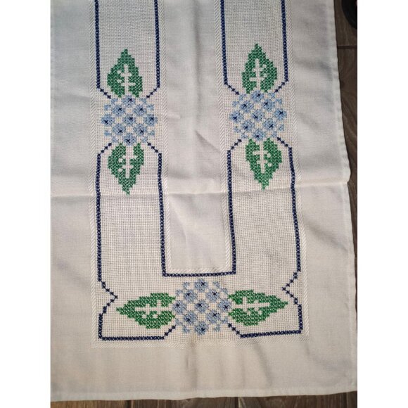 Embroidered Table Cloth Runner Blue Flower w/Leaves Handmade Country Cottagecore - Picture 2 of 3